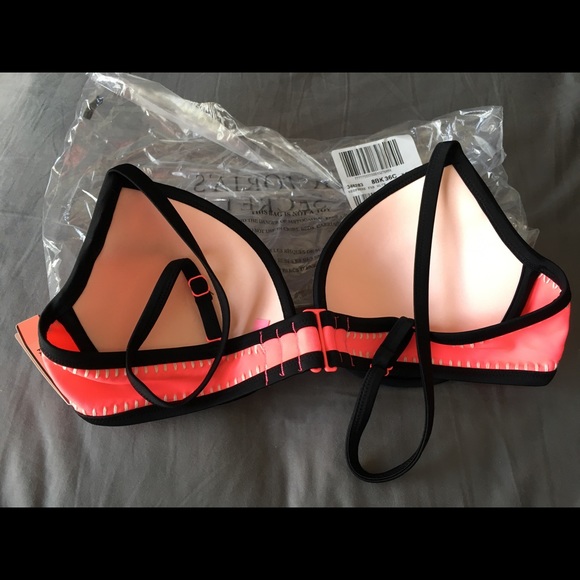 Victoria Secret the Fabulous bikini 36C - 4 option - Picture 6 of 8